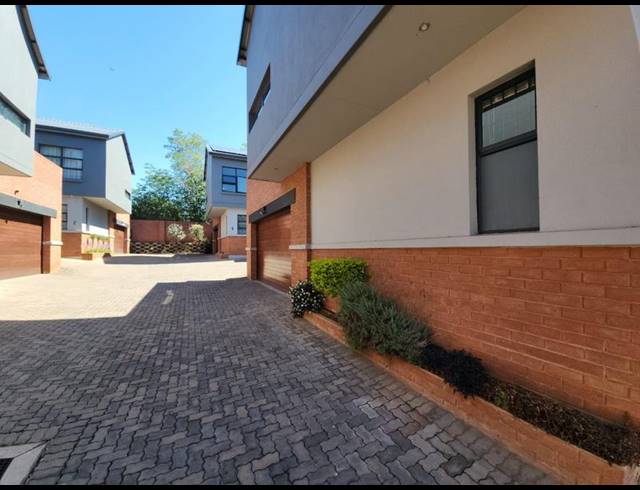 3 BEDROOM PROPERTY TO RENT IN ASHLEA GARDENS